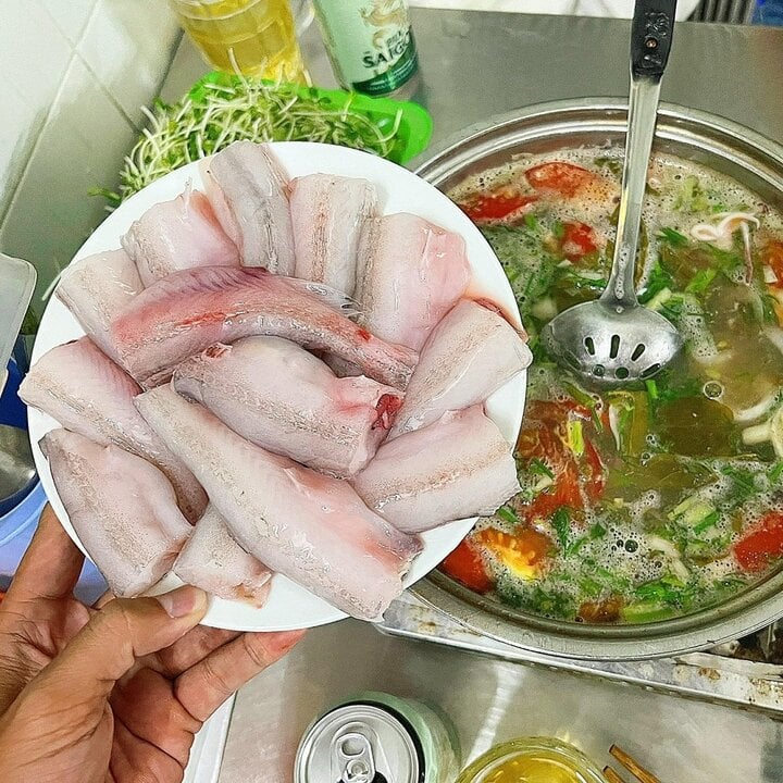 Đặc sản lẩu cá khoai Quảng Bình thơm ngon nức tiếng - Ảnh 3.