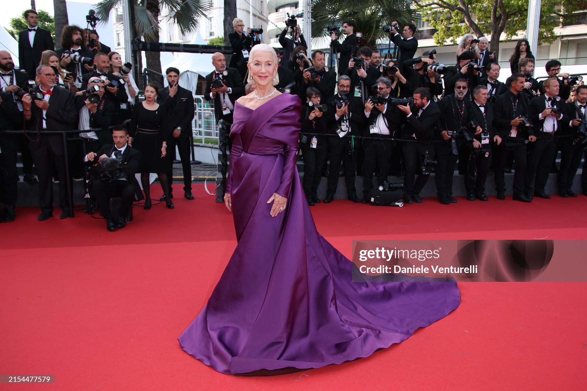 Thảm đỏ Cannes ngày 11: Bình An - Phương Nga lần đầu đổ bộ, siêu mẫu Coco Rocha - Á hậu Hoàn vũ cực slay - Ảnh 14.