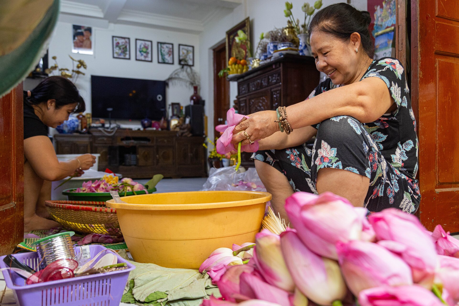 Cận cảnh quy trình ướp loại trà sen đắt đỏ nhất Hà thành, giá chục triệu đồng/kg- Ảnh 13.