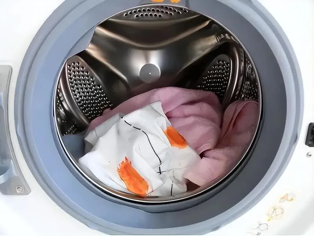 Đừng bao giờ sử dụng máy giặt như thế này, càng giặt quần áo sẽ càng bẩn và bạn còn có thể mắc các bệnh về da - Ảnh 1.