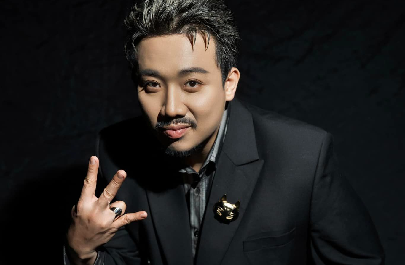 Sao nam đình đám bậc nhất showbiz Việt: Lắm thị phi, cưới 8 năm chưa có con vẫn mặn nồng bên vợ hơn tuổi- Ảnh 1. Sao nam đình đám bậc nhất showbiz Việt: Lắm thị phi, cưới 8 năm chưa có con vẫn mặn nồng bên vợ hơn tuổi- Ảnh 1.