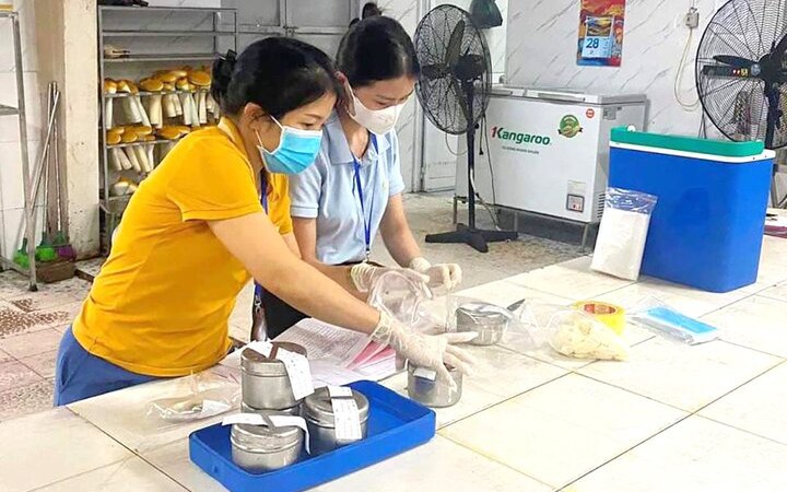 71 công nhân ngộ độc ở Nghệ An: Bếp ăn của công ty chưa đảm bảo vệ sinh
