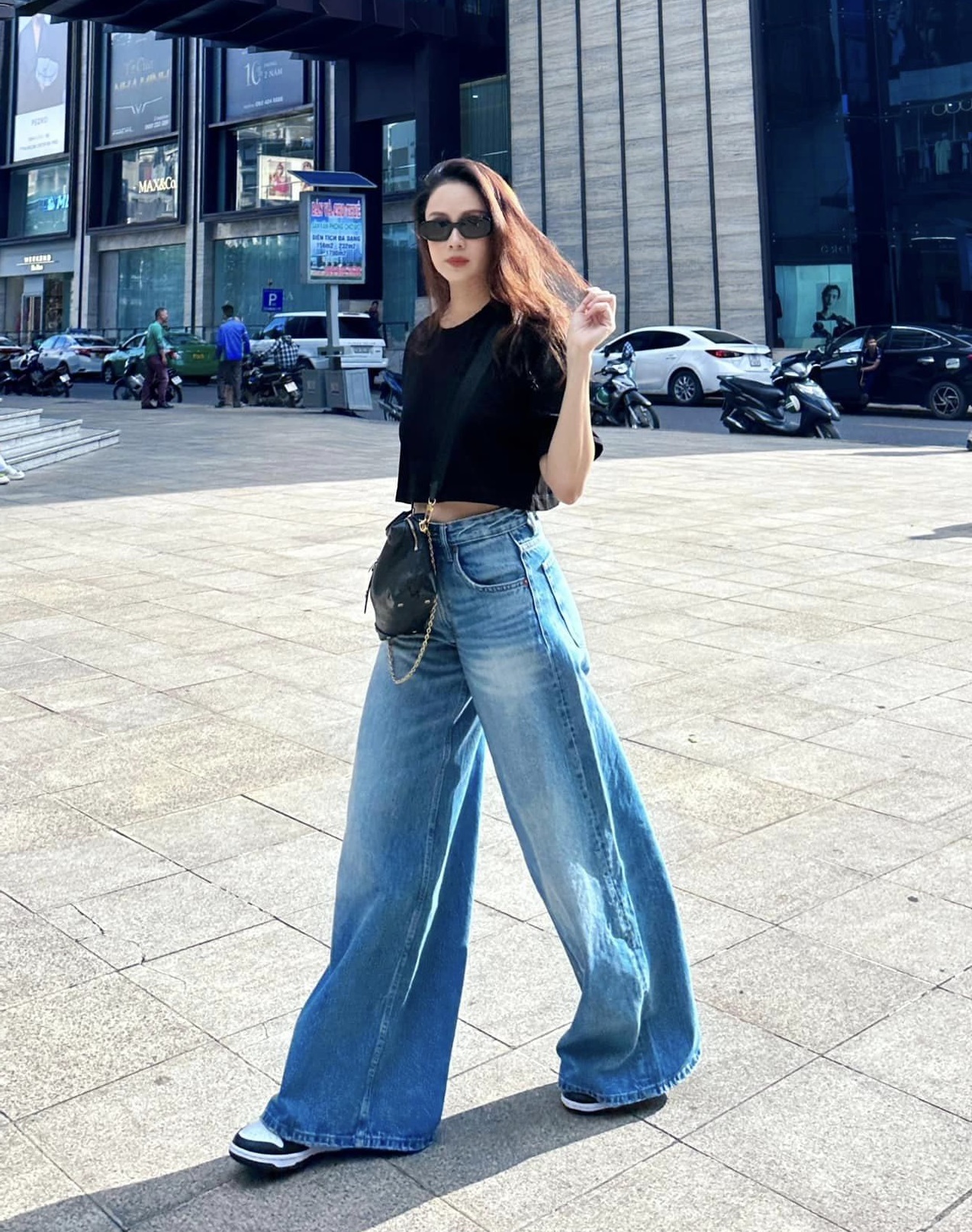 Phong cách diện quần jeans của Hồng Diễm ngày càng xuất sắc, phụ nữ trên 40 tuổi nên học hỏi - Ảnh 5.