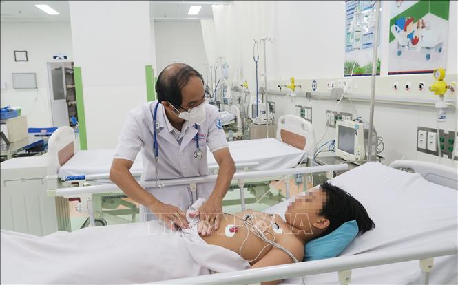 Số bệnh nhân nghi ngộ độc thực phẩm tại Đồng Nai tăng lên 500 người, Bộ Y tế yêu cầu tập trung cấp cứu, điều trị - Ảnh 1.
