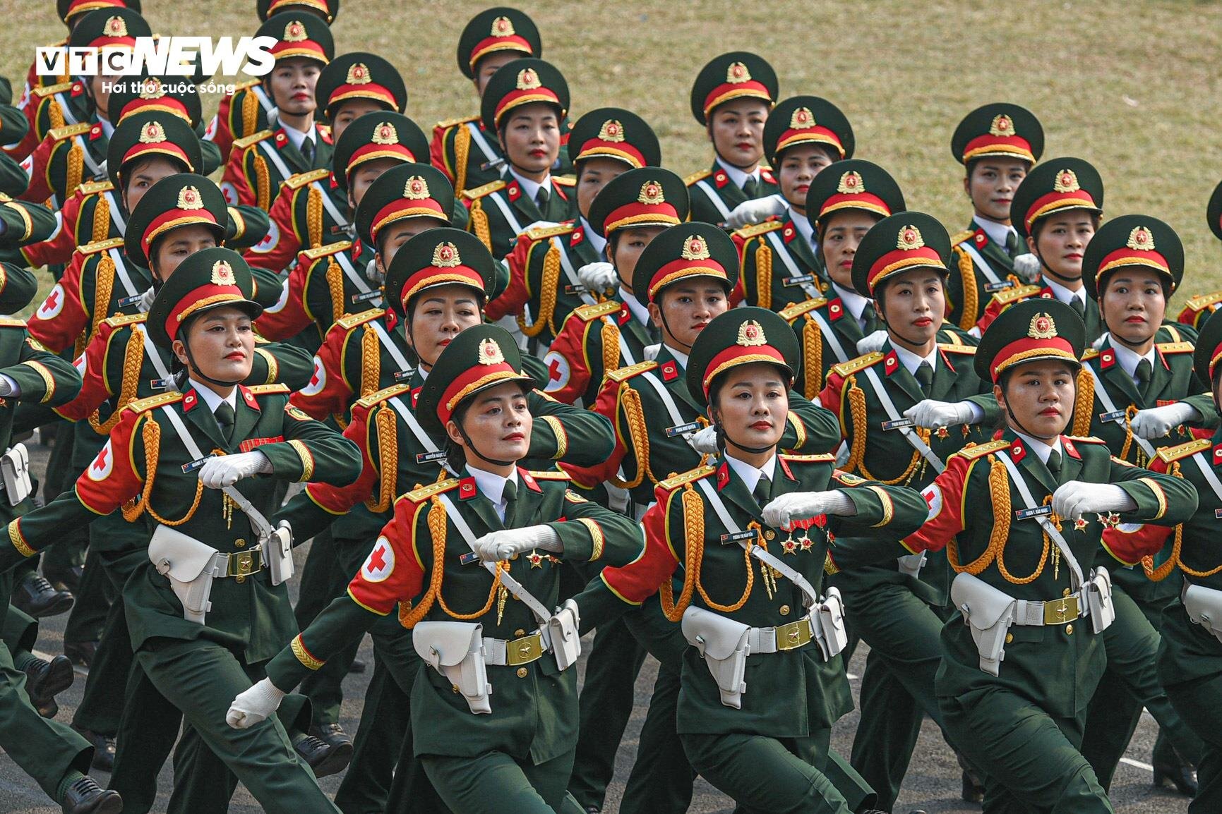 Ngắm những 'bóng hồng' tham gia diễu binh kỷ niệm Chiến thắng Điện Biên Phủ - Ảnh 8.