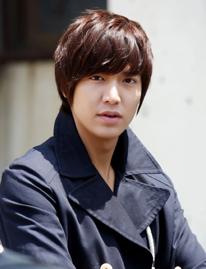 Bom tấn một thời của Lee Min Ho - Park Min Young bất ngờ bị nhắc lại: Siêu phẩm ngày đó giờ bị chê tan nát? - Ảnh 4. Bom tấn một thời của Lee Min Ho - Park Min Young bất ngờ bị nhắc lại: Siêu phẩm ngày đó giờ bị chê tan nát? - Ảnh 4.