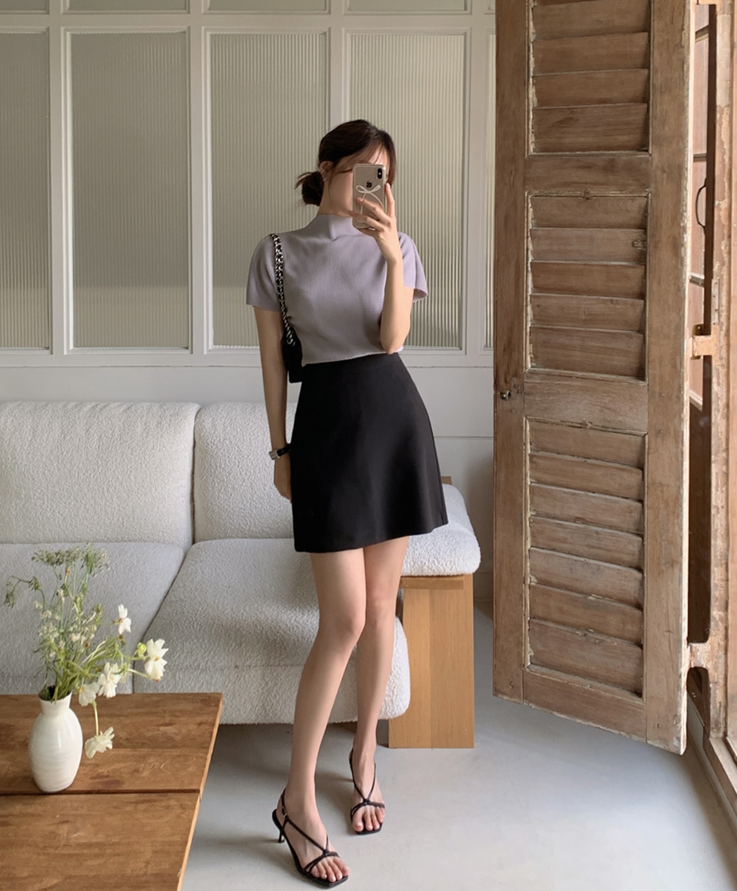 10 cách mặc chân váy đen dành cho người thích phong cách tối giản - Ảnh 10.