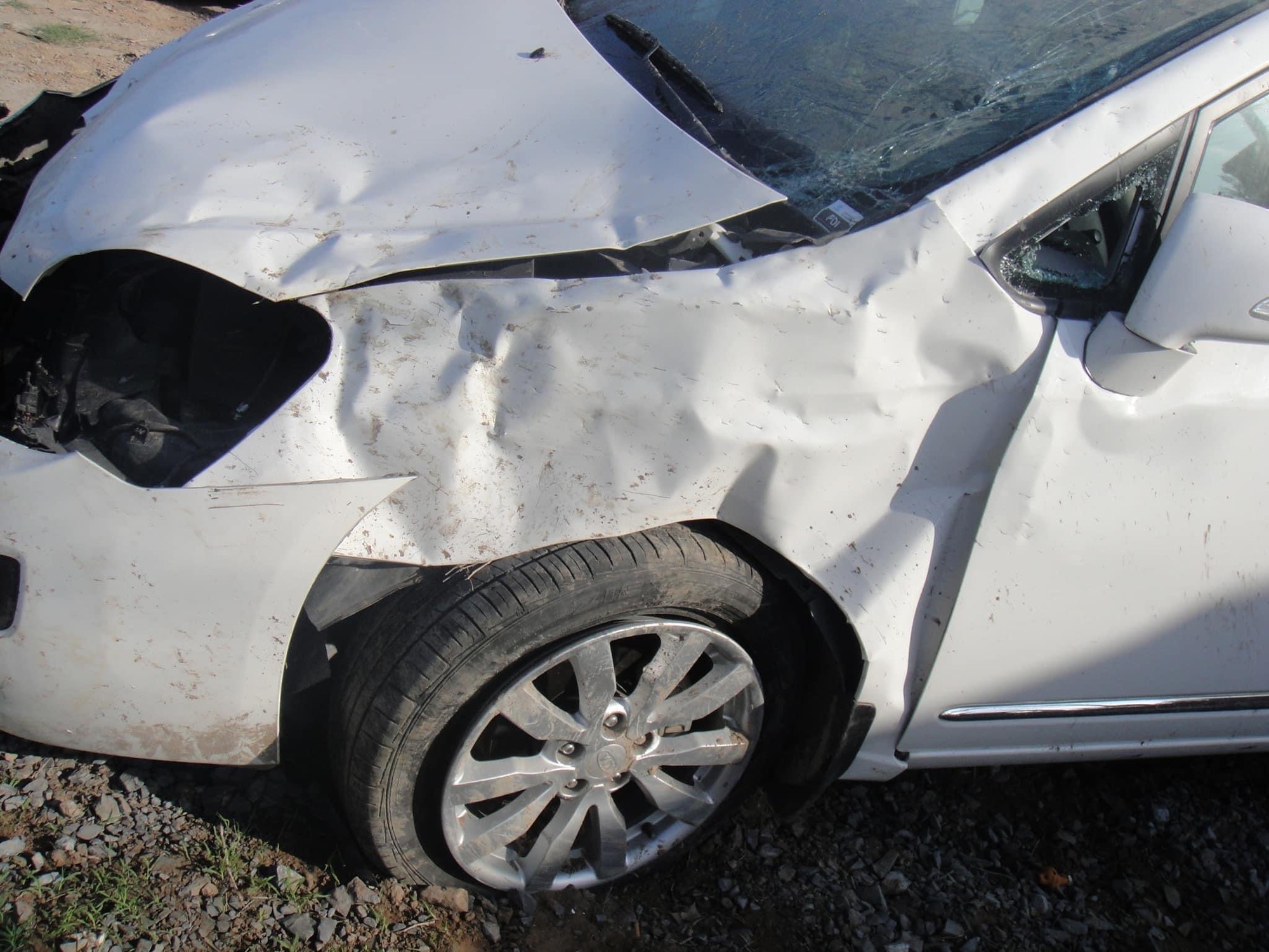 Cát Phượng bị tai nạn kinh hoàng 10 năm trước: Xe ô tô móp méo, gây ngỡ ngàng nhất điều này- Ảnh 5.