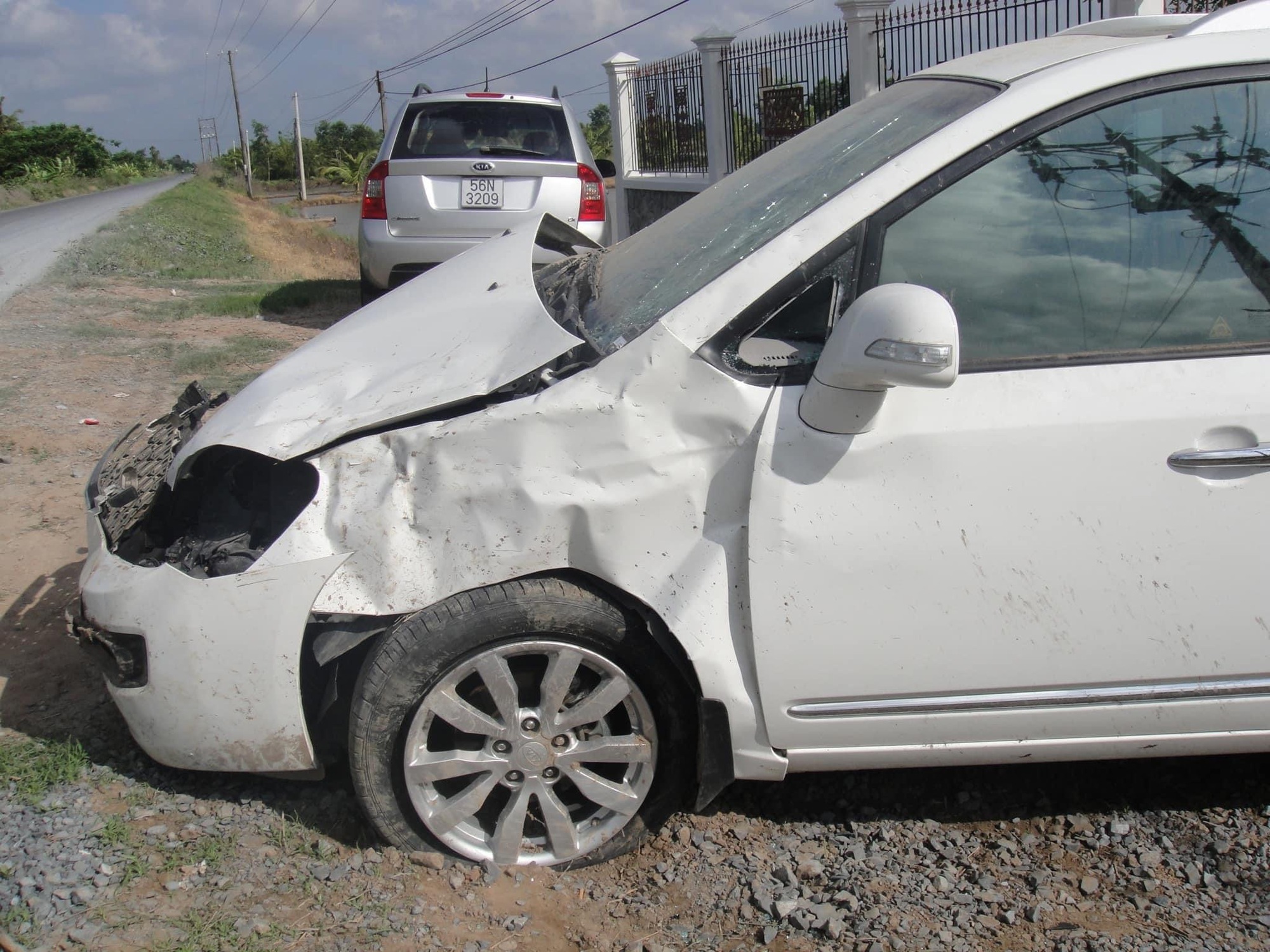 Cát Phượng bị tai nạn kinh hoàng 10 năm trước: Xe ô tô móp méo, gây ngỡ ngàng nhất điều này- Ảnh 2.