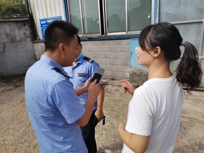 Nữ kế toán từ chối chuyển khoản 9,4 tỷ đồng cho vợ sếp, còn âm thầm báo cảnh sát: Vài ngày sau bất ngờ được công ty khen thưởng - Ảnh 3. Nữ kế toán từ chối chuyển khoản 9,4 tỷ đồng cho vợ sếp, còn âm thầm báo cảnh sát: Vài ngày sau bất ngờ được công ty khen thưởng - Ảnh 3.