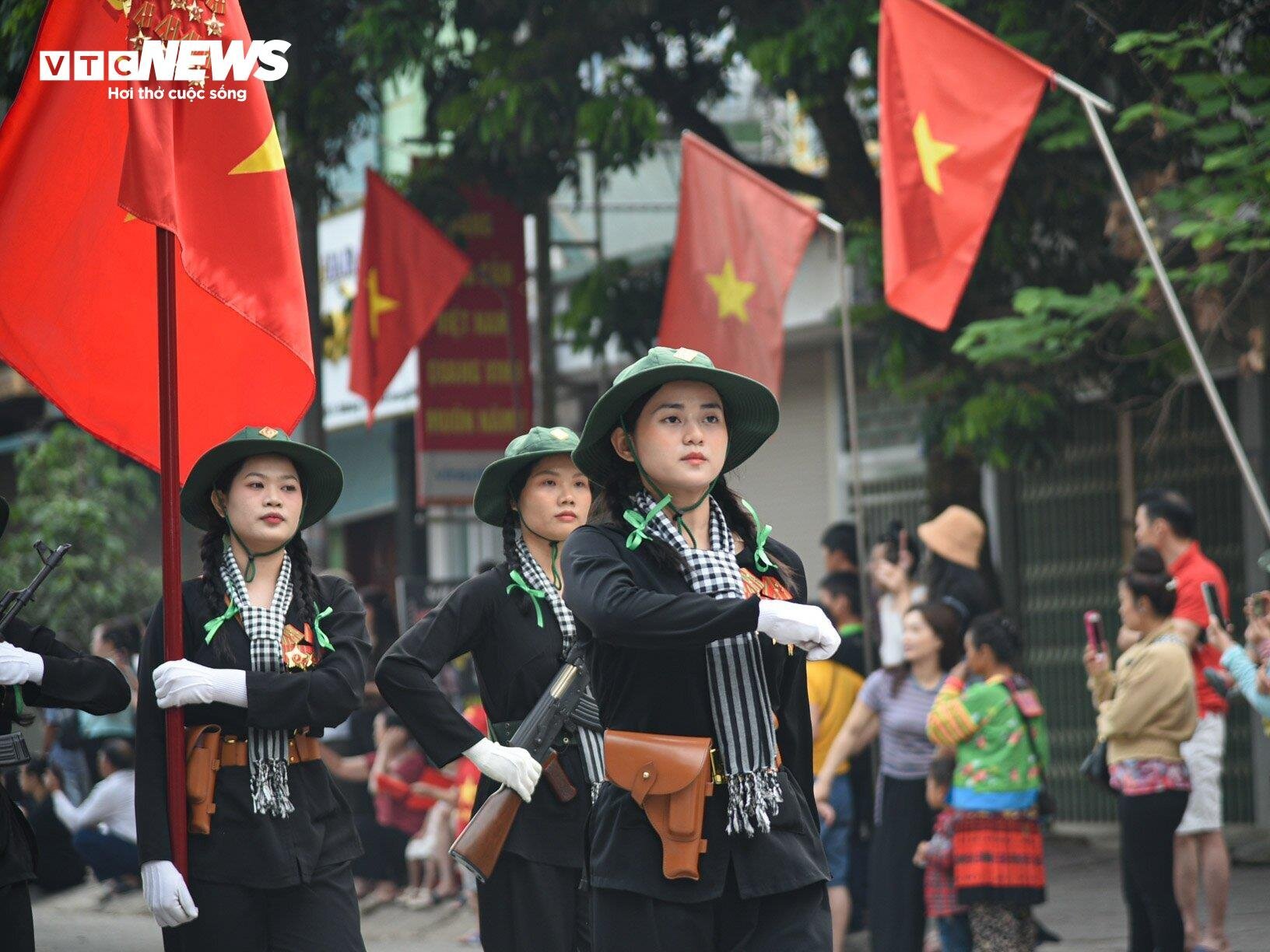 Tuổi thanh xuân thêm ý nghĩa khi trở thành 'cô Ba dũng sĩ' - Ảnh 15.