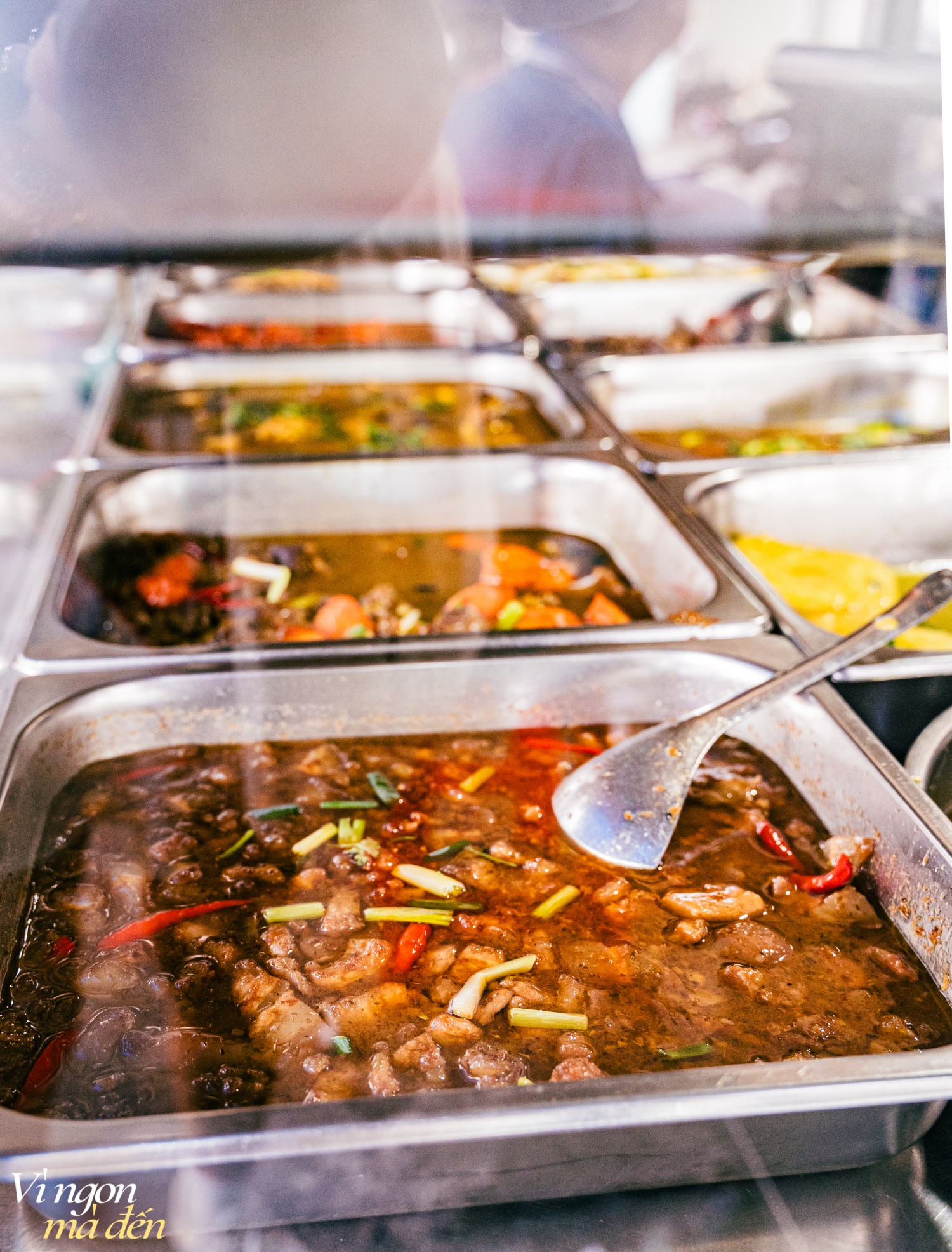 Đi ăn cơm bình dân kiểu người Hoa: Cửa tiệm bán 3 đời mỗi ngày nấu hơn 30 món cầu kỳ, đông khách đến nỗi không dám mở trên ứng dụng giao đồ ăn- Ảnh 5.