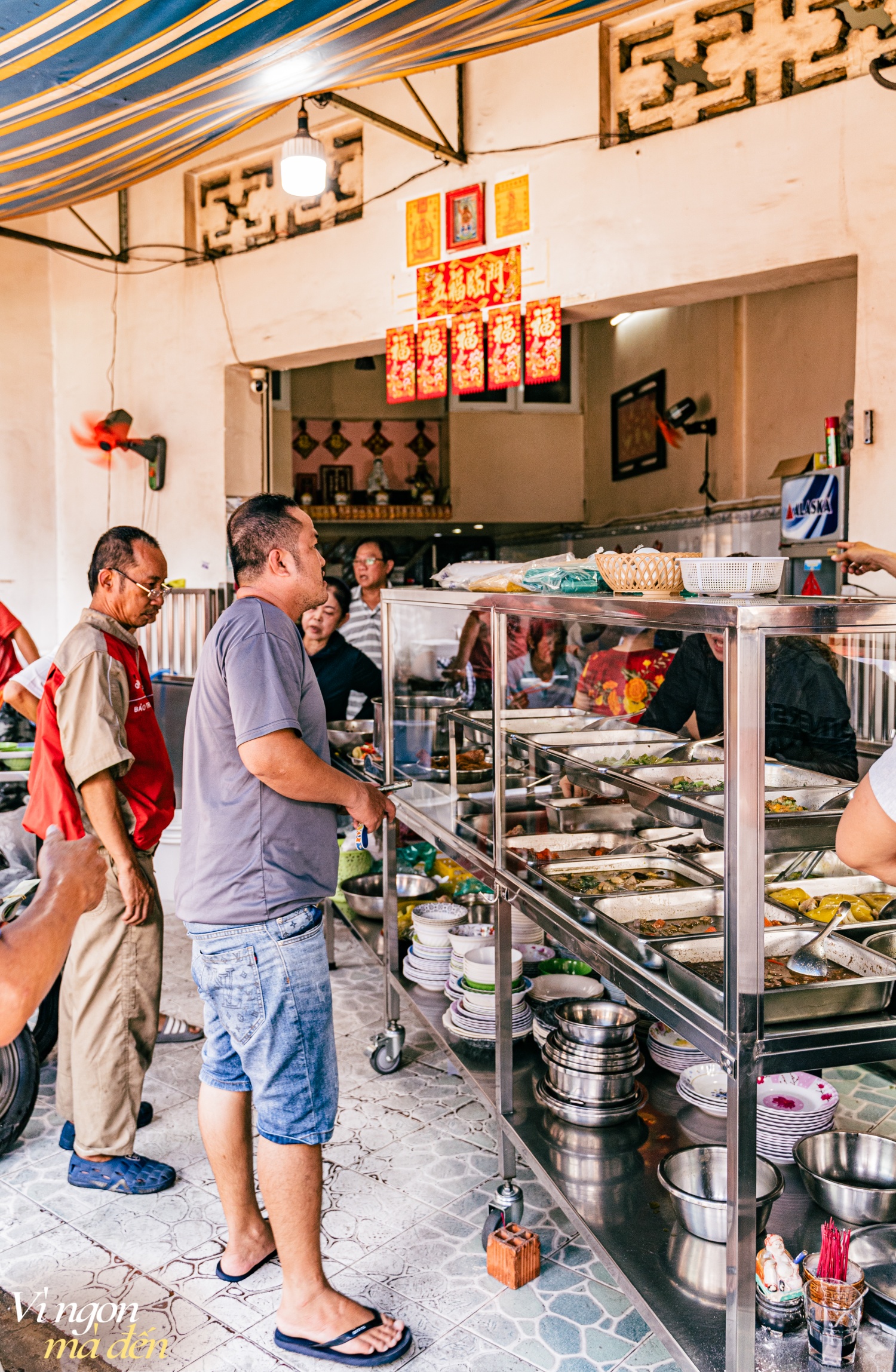 Đi ăn cơm bình dân kiểu người Hoa: Cửa tiệm bán 3 đời mỗi ngày nấu hơn 30 món cầu kỳ, đông khách đến nỗi không dám mở trên ứng dụng giao đồ ăn- Ảnh 19.