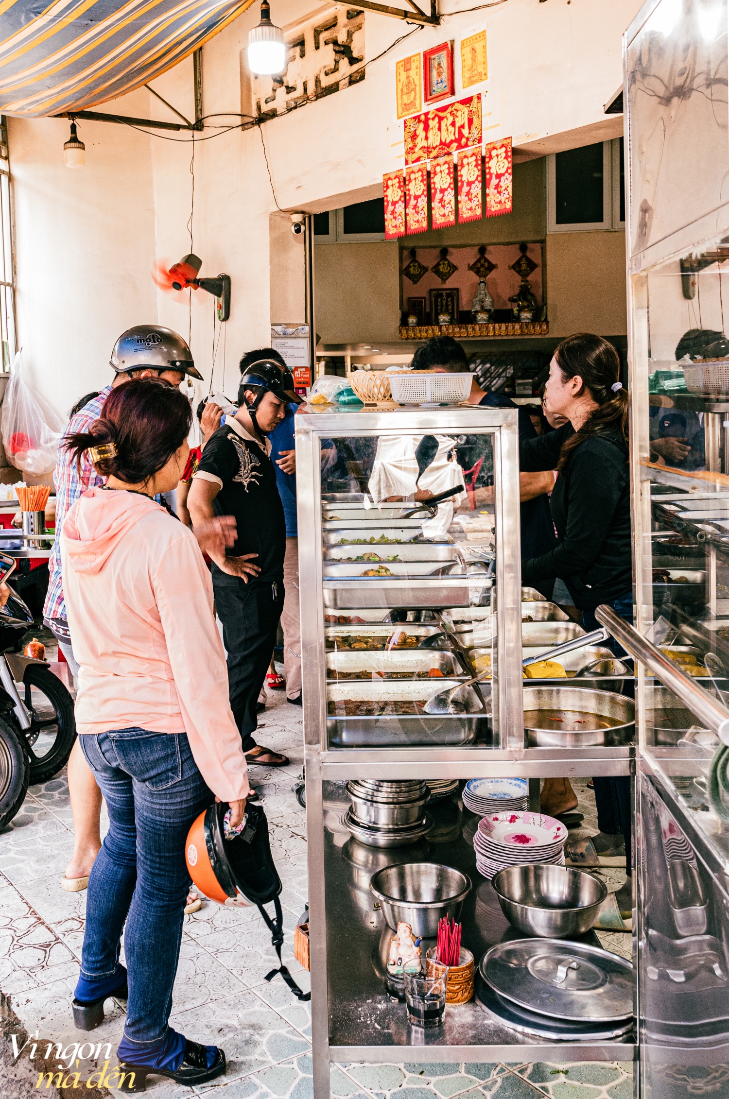Đi ăn cơm bình dân kiểu người Hoa: Cửa tiệm bán 3 đời mỗi ngày nấu hơn 30 món cầu kỳ, đông khách đến nỗi không dám mở trên ứng dụng giao đồ ăn- Ảnh 20.
