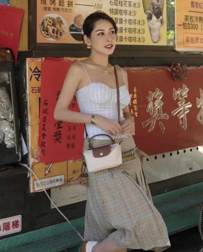 Style của Chi Pu quá đỉnh: Diện bộ nào cũng xinh như mộng, đến phái nữ xứ tỷ dân cũng muốn "copy" theo- Ảnh 2. Style của Chi Pu quá đỉnh: Diện bộ nào cũng xinh như mộng, đến phái nữ xứ tỷ dân cũng muốn "copy" theo- Ảnh 2.
