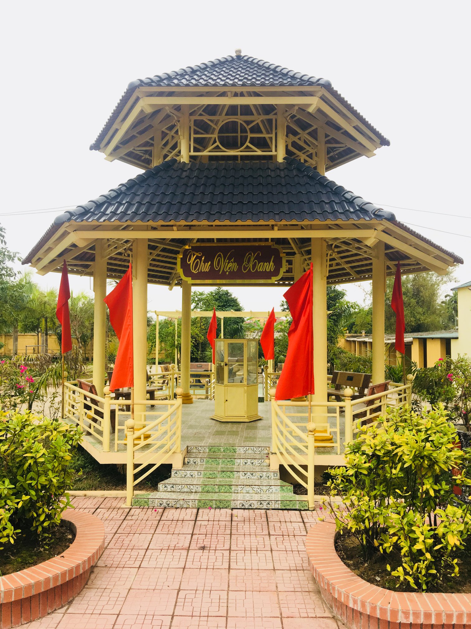&quot;Đất học Nam Định&quot; có 1 ngôi trường khiến mọi trái tim phải rung rinh: Sao mà đẹp quá đỗi! Từ cổng vào xanh ngát bóng cây - Ảnh 9.