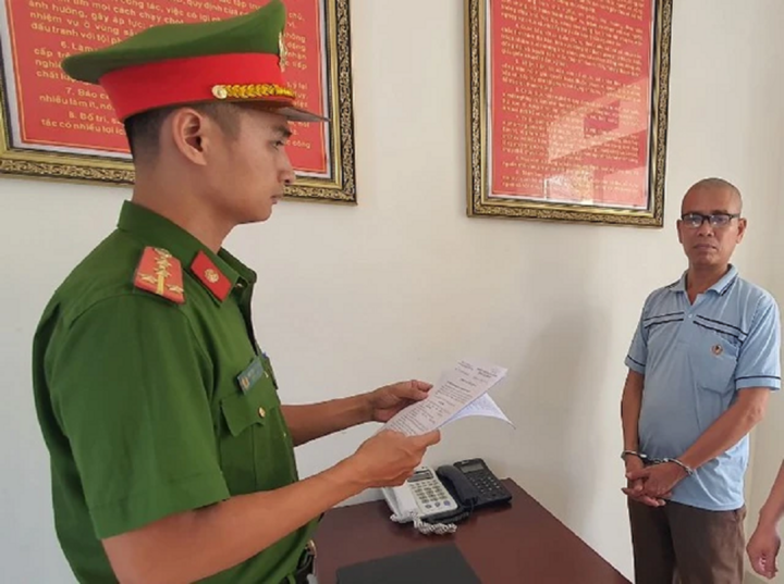 Bị tát, chồng dùng dao đâm vợ rồi tự sát - Ảnh 1. Bị tát, chồng dùng dao đâm vợ rồi tự sát - Ảnh 1.