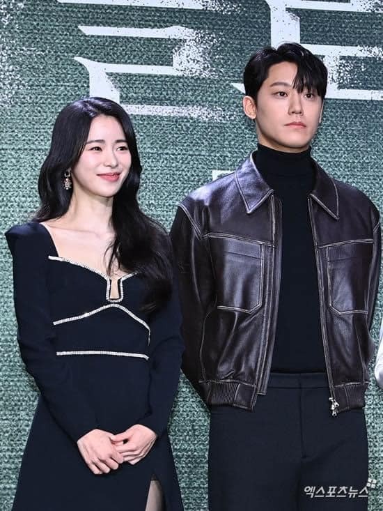 Rần rần clip dàn cast Exhuma phấn khích khi Lee Do Hyun cảm ơn bạn gái: Hóa ra diễn viên nổi tiếng cũng là "shipper"!- Ảnh 9. Rần rần clip dàn cast Exhuma phấn khích khi Lee Do Hyun cảm ơn bạn gái: Hóa ra diễn viên nổi tiếng cũng là "shipper"!- Ảnh 9.