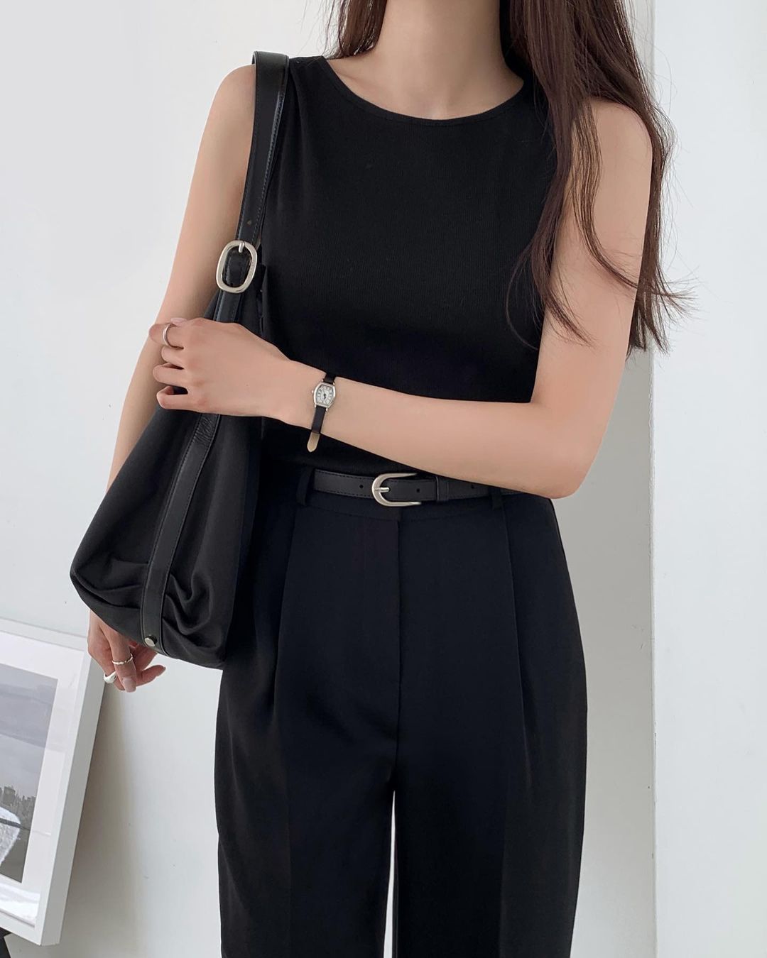 Diện &aacute;o tank top với 5 item sau sẽ gi&uacute;p bạn ghi điểm mặc đẹp như fashionista - Ảnh 6.