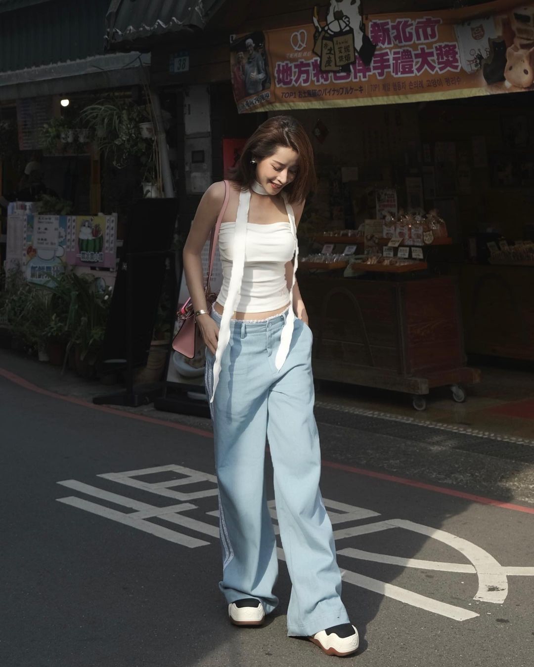 Style của Chi Pu quá đỉnh: Diện bộ nào cũng xinh như mộng, đến phái nữ xứ tỷ dân cũng muốn "copy" theo- Ảnh 4. Style của Chi Pu quá đỉnh: Diện bộ nào cũng xinh như mộng, đến phái nữ xứ tỷ dân cũng muốn "copy" theo- Ảnh 4.