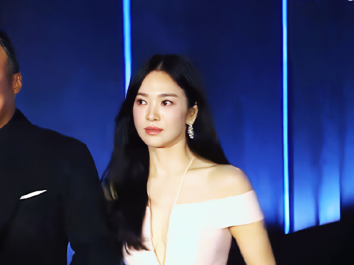 Đoạn clip 15s của Song Hye Kyo nhận về hàng nghìn bình luận, netizen xứ Trung khen ngợi hết lời - Ảnh 2.