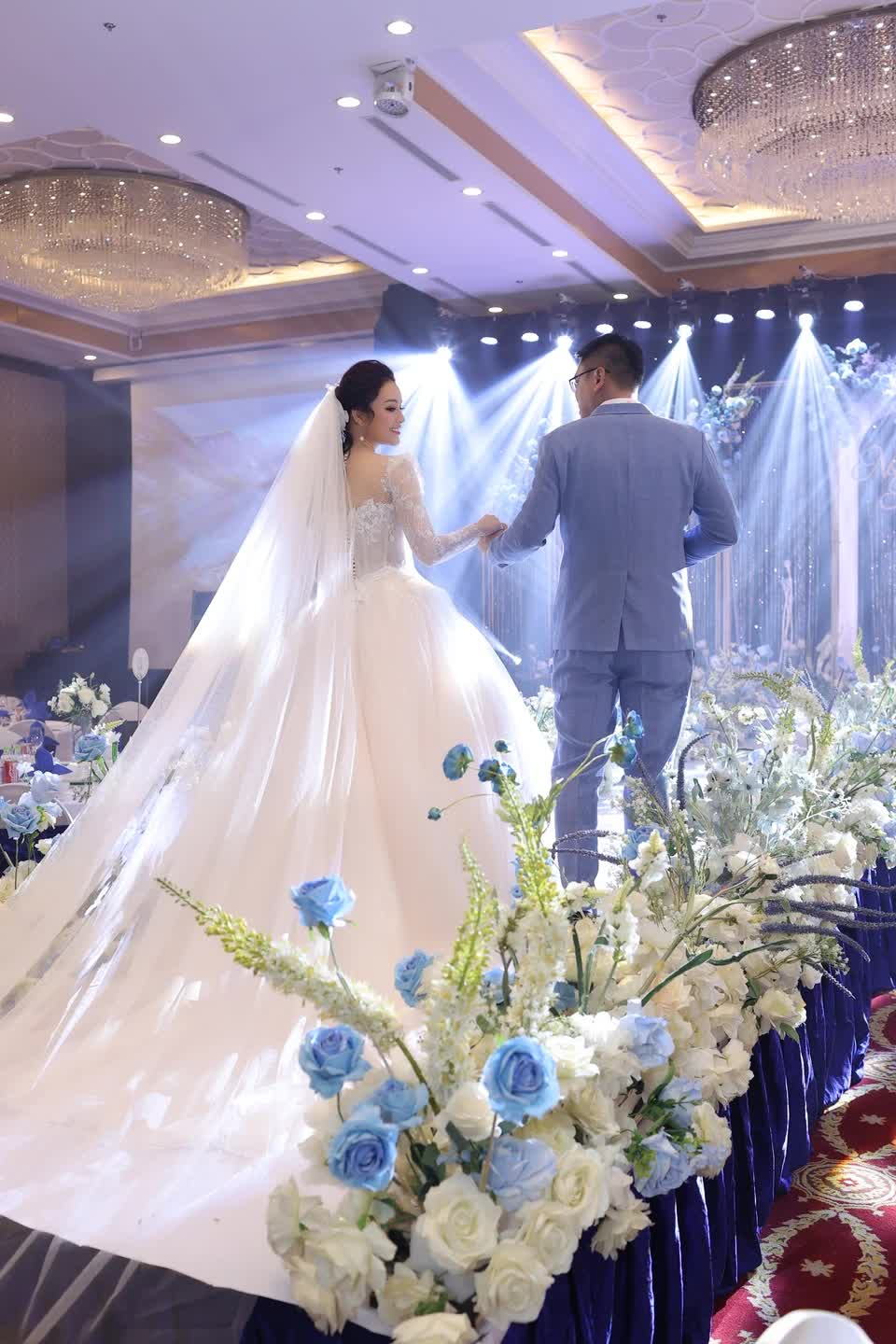 Ca sĩ Tân Nhàn tuổi 42: Tiến sĩ âm nhạc trẻ nhất Việt Nam, kín tiếng về cuộc hôn nhân thứ 2 - Ảnh 4. Ca sĩ Tân Nhàn tuổi 42: Tiến sĩ âm nhạc trẻ nhất Việt Nam, kín tiếng về cuộc hôn nhân thứ 2 - Ảnh 4.