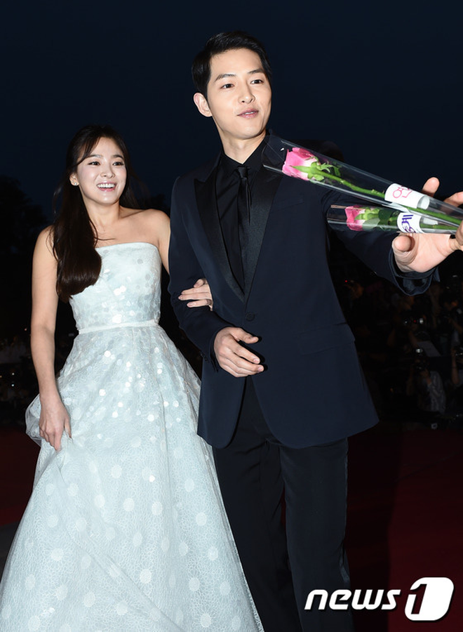 Song Hye Kyo - Song Joong Ki qua 8 mùa Baeksang: 2016 tổ chức &quot;đám cưới sớm&quot;, 2024 đụng độ &quot;sượng trân&quot; sau vụ ly hôn ồn ào - Ảnh 6.