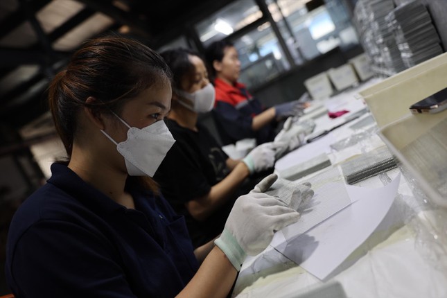 Bốn tháng đầu năm, hơn 86 nghìn DN dừng hoạt động: Cuộc sàng lọc tự nhiên chưa dừng lại? - Ảnh 1. Bốn tháng đầu năm, hơn 86 nghìn DN dừng hoạt động: Cuộc sàng lọc tự nhiên chưa dừng lại? - Ảnh 1.