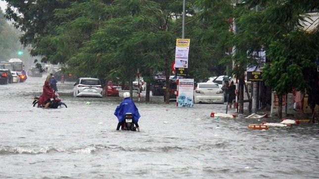 Nhiều nơi mưa kỷ lục, riêng Hải Phòng lớn nhất 45 năm qua - Ảnh 1.