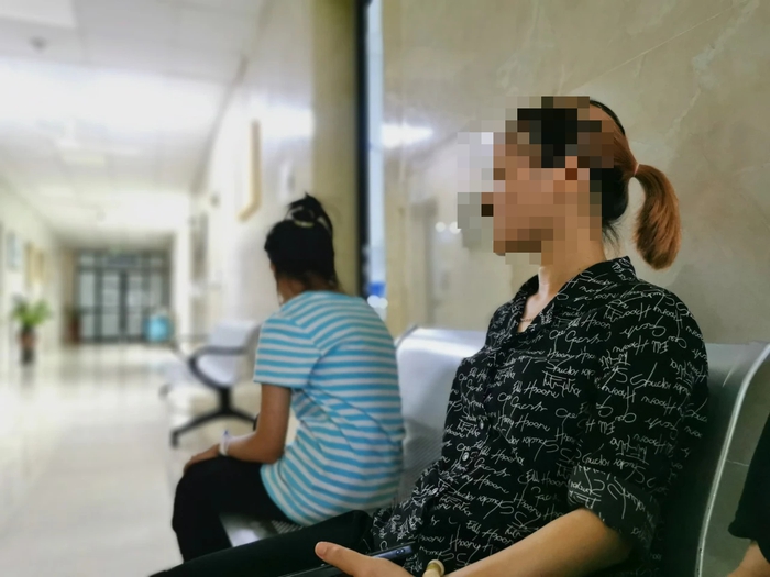 Vụ nữ sinh 14 tuổi bị bạn ép hút thuốc lá, làm nhục: Vấn đề sức khỏe tâm thần sẽ kéo dài, khó hồi phục - Ảnh 2. Vụ nữ sinh 14 tuổi bị bạn ép hút thuốc lá, làm nhục: Vấn đề sức khỏe tâm thần sẽ kéo dài, khó hồi phục - Ảnh 2.