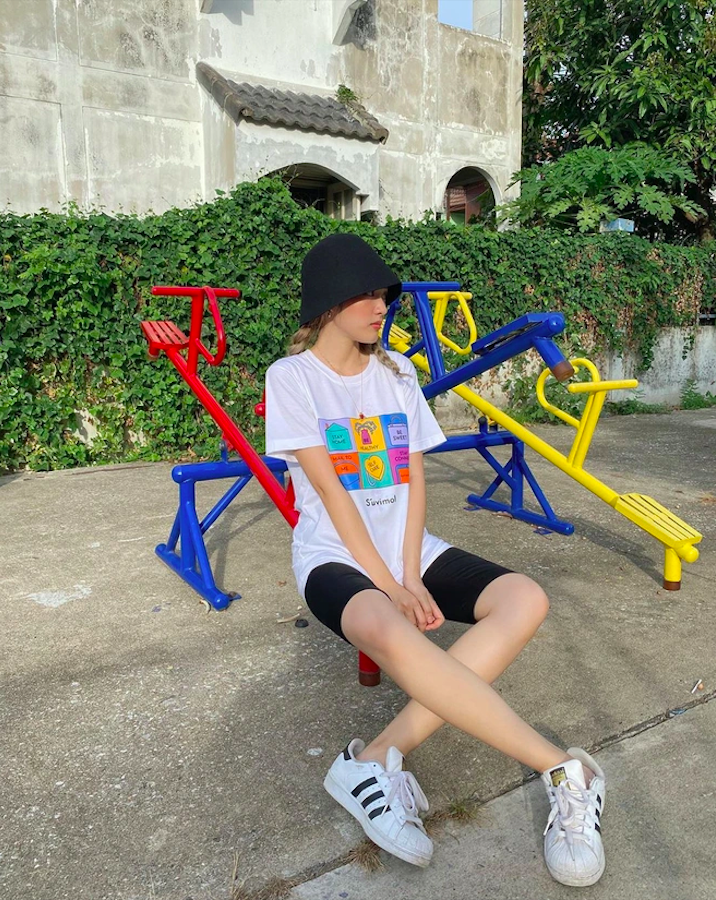 Mốt quần ngắn lên ngôi trong mùa hè năm nay - Ảnh 2.