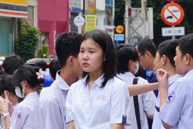 Trên 41% thí sinh thi vào trường Phổ thông Năng khiếu ĐHQG TPHCM bị điểm liệt môn Toán chuyên - Ảnh 2. Trên 41% thí sinh thi vào trường Phổ thông Năng khiếu ĐHQG TPHCM bị điểm liệt môn Toán chuyên - Ảnh 2.