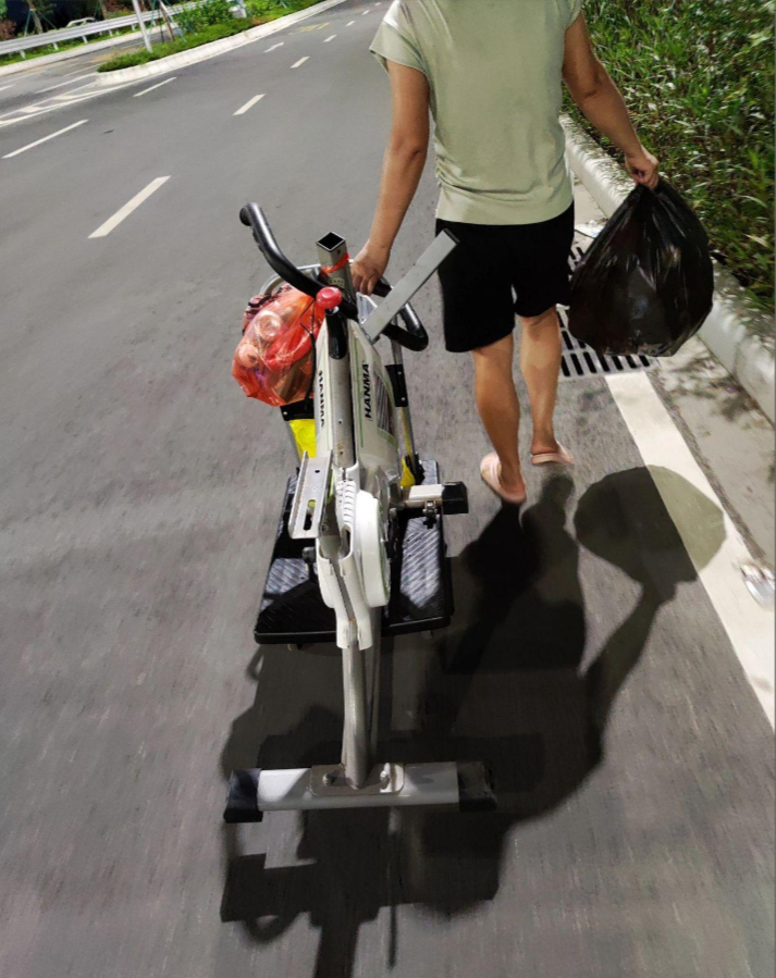 lãng phí tiền bạc