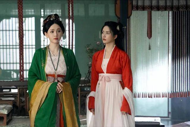 Trần Kiều Ân: Nữ hoàng phim thần tượng lần đầu đóng vai mẹ kế - Ảnh 2.