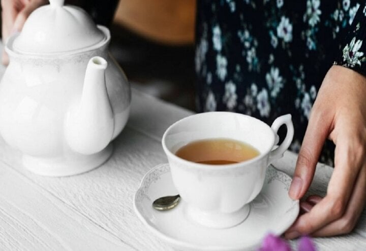 Pha trà bồ công anh cho chồng giải khát, vô tình đầu độc chồng - Ảnh 1. Pha trà bồ công anh cho chồng giải khát, vô tình đầu độc chồng - Ảnh 1.