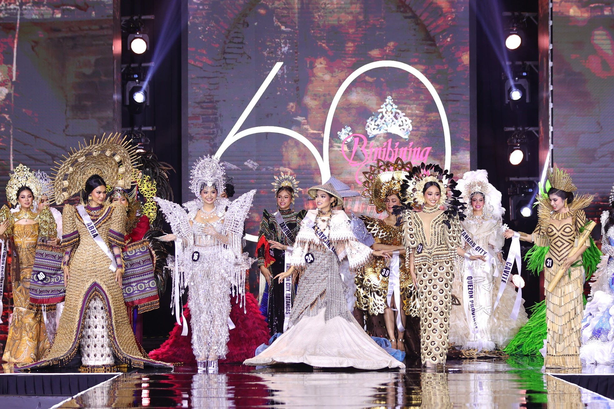 5 trang phục dân tộc đẹp nhất Hoa hậu Philippines 2024 - Ảnh 1.
