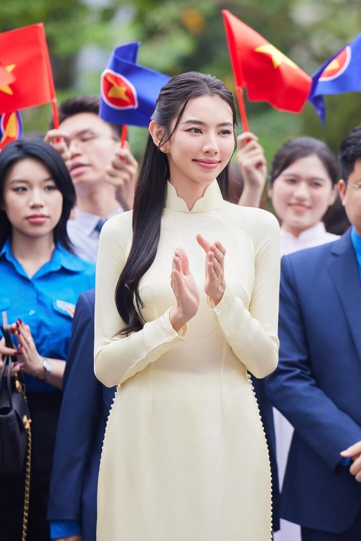 Hoa hậu Thùy Tiên tốt nghiệp thạc sĩ - Ảnh 3.