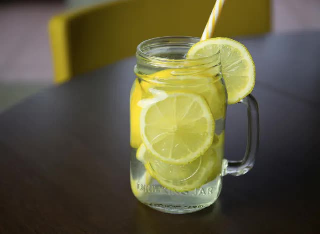 water-lemon-1-1718362959270661264340.jpg