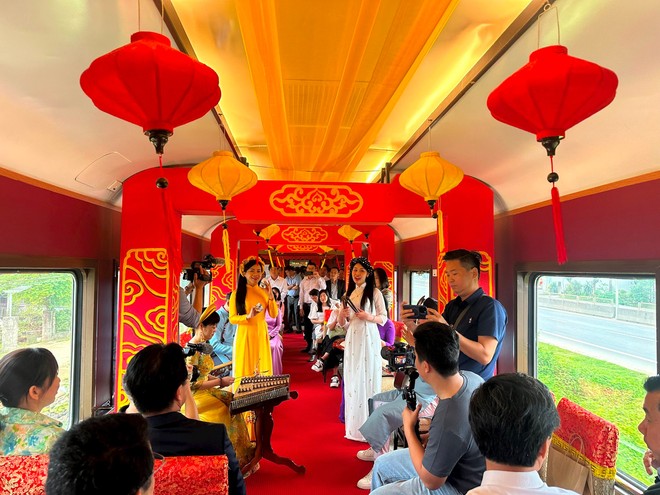 Chuyến tàu di sản qua đường sắt đẹp nhất Việt Nam, vé hơn 100.000 đồng, du khách nhận xét: Rất đáng thử! - Ảnh 12.