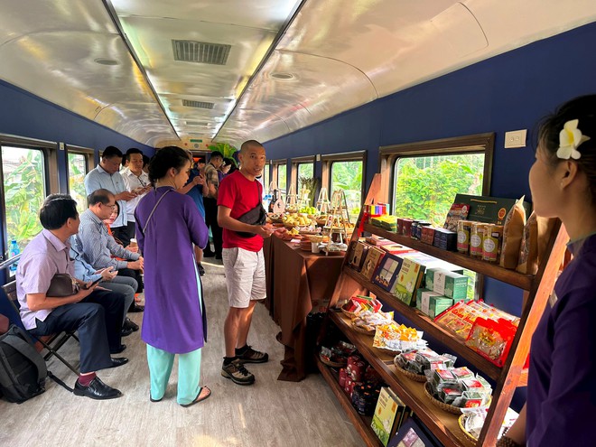 Chuyến tàu di sản qua đường sắt đẹp nhất Việt Nam, vé hơn 100.000 đồng, du khách nhận xét: Rất đáng thử! - Ảnh 10.