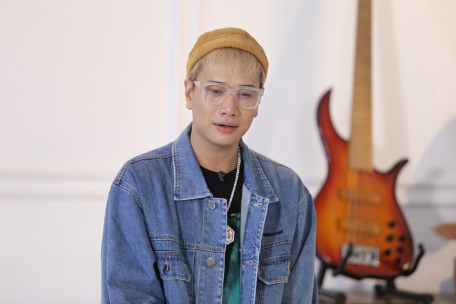 Nam ca sĩ sở hữu nhiều bản hit view khủng gây sốc khi chia sẻ: Căn bệnh liệt dây thần kinh số 7 khiến tôi mất tất cả kỹ năng làm nghề - Ảnh 3.