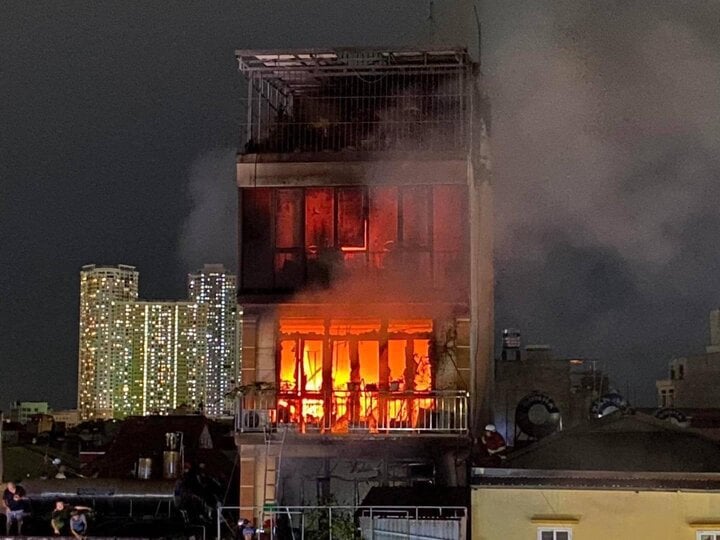 Vụ cháy cửa hàng bán đồ điện ở Hà Nội: 4 người tử vong - Ảnh 1.