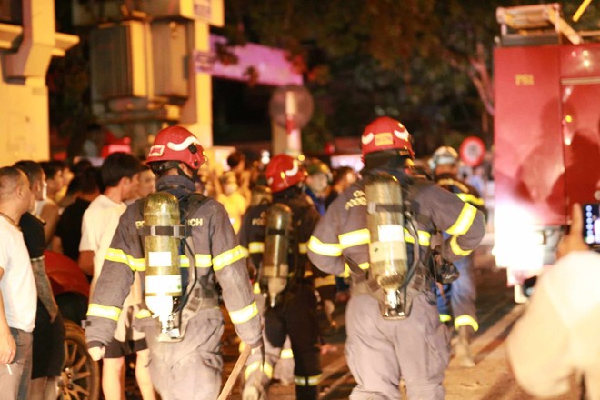 Đội trưởng PCCC đau lòng kể khoảnh khắc tìm thấy thi thể 4 nạn nhân tử vong trong vụ cháy ở Định Công Hạ- Ảnh 7.