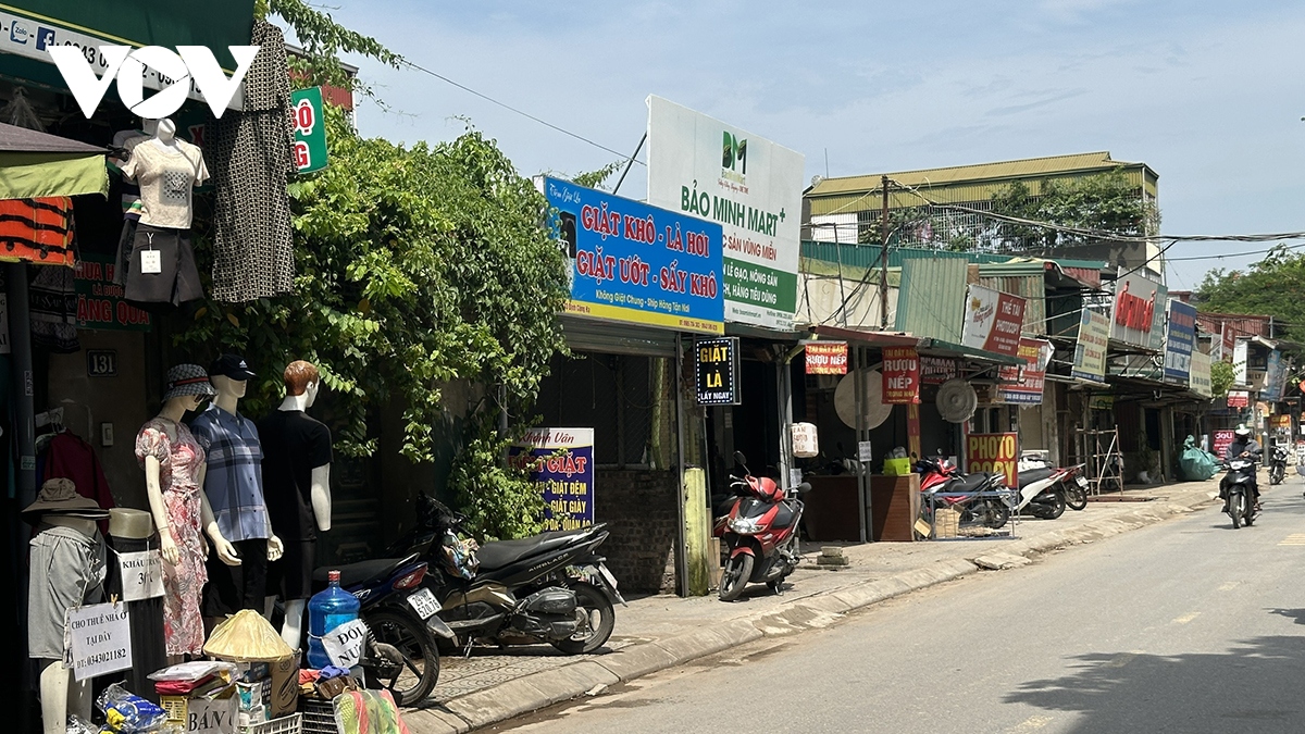 Cận cảnh nhà xưởng, nhà ở san sát trong ngõ sâu ở phố Định Công Hạ - Ảnh 8.