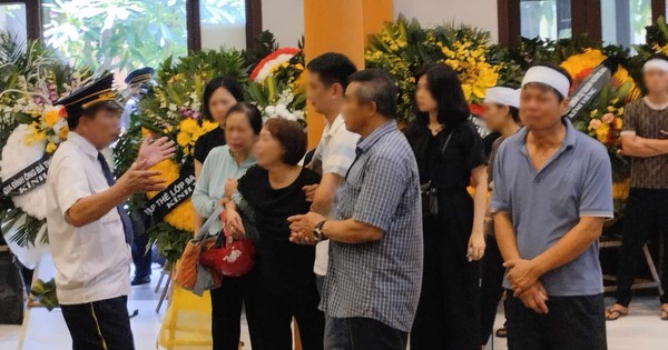 Người thân, bạn bè khóc nghẹn trong lễ tang 4 nạn nhân tử vong trong vụ cháy nhà ở Định Công Hạ - Ảnh 3.