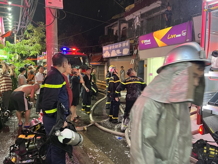 Điều tra nguyên nhân, làm rõ trách nhiệm vụ cháy nhà khiến 1 người lớn và 3 trẻ em tử vong ở Hà Nội- Ảnh 1.