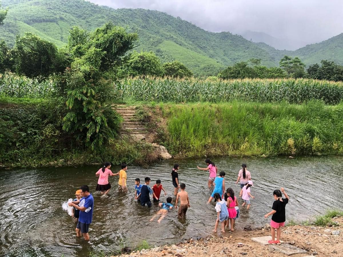 Xu hướng cho con đi chơi của các mẹ Đà Nẵng hè này, tắm rừng - lội suối, hòa mình vào thiên nhiên &quot;lên ngôi&quot; - Ảnh 6.