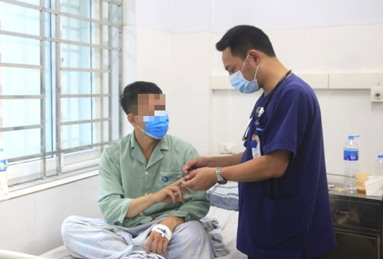 Bệnh nh&acirc;n nhiễm bệnh điều trị tại Bệnh viện Đa khoa B&atilde;i Ch&aacute;y (tỉnh Quảng Ninh)