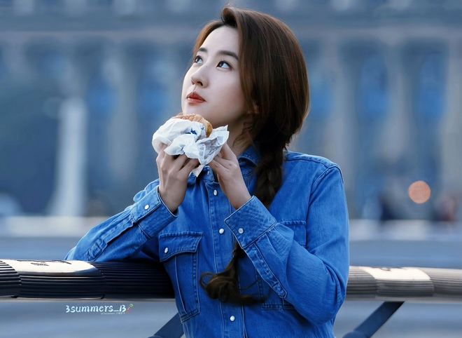 Kh&ocirc;ng ngờ c&oacute; ng&agrave;y Lưu Diệc Phi lại được khen diễn hay, h&uacute;t 890 triệu view nhờ cảnh phim b&ugrave;ng nổ cảm x&uacute;c - Ảnh 4.