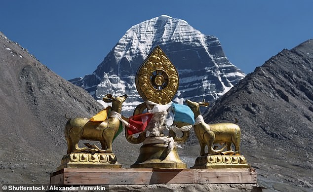 Lý do chưa ai leo lên được đỉnh núi nổi tiếng ở Tây Tạng - Ảnh 4.